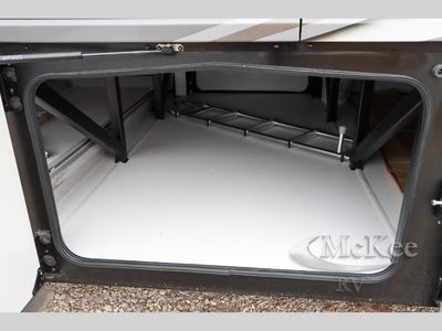 2025 Fleetwood RV Discovery LXE - Photo 17