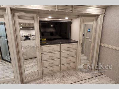 2025 Fleetwood RV Discovery LXE - Photo 55