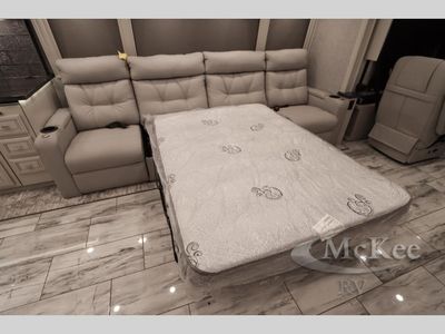 2025 Fleetwood RV Discovery LXE - Photo 39
