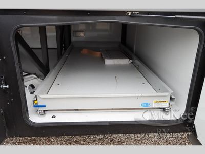 2025 Fleetwood RV Discovery LXE - Photo 8