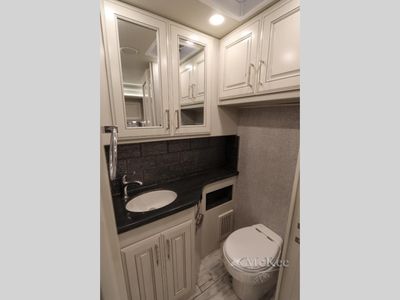 2025 Fleetwood RV Discovery LXE - Photo 51