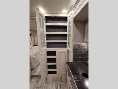 2025 Fleetwood RV Discovery LXE - Photo 52