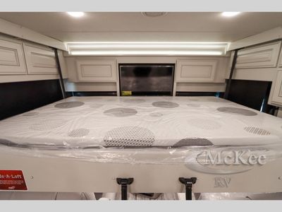 2025 Fleetwood RV Discovery LXE - Photo 35