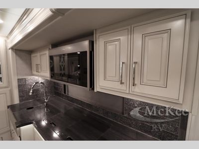 2025 Fleetwood RV Discovery LXE - Photo 44