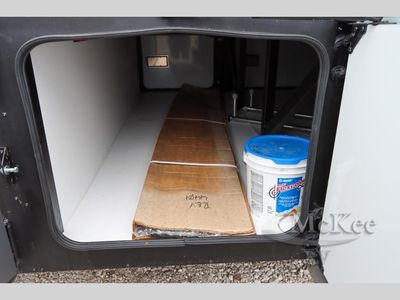 2025 Fleetwood RV Discovery LXE - Photo 11