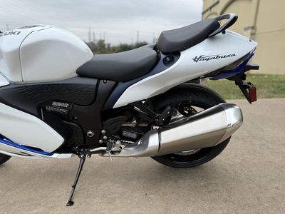 2026 Suzuki Hayabusa — photo 12 view