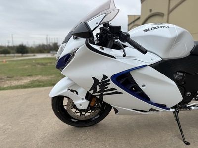 2026 Suzuki Hayabusa — photo 8 view