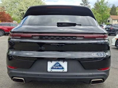 2024 Porsche Cayenne — detail view