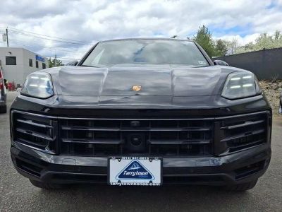 2024 Porsche Cayenne — side profile view