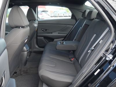 2026 Hyundai Elantra — photo 27 view