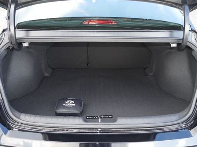 2026 Hyundai Elantra — photo 18 view
