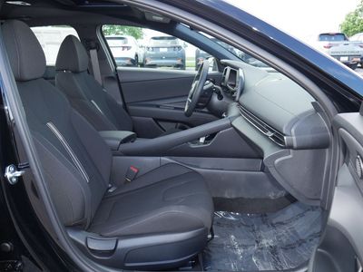 2026 Hyundai Elantra — photo 22 view