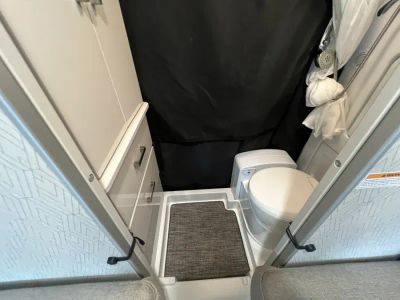 2025 Thor Motor Coach SANCTUARY - Photo 14