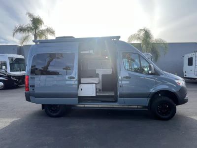 2025 Thor Motor Coach SANCTUARY - Photo 16