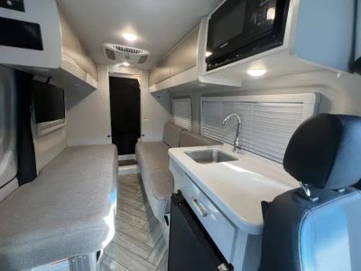2025 Thor Motor Coach SANCTUARY - Photo 6