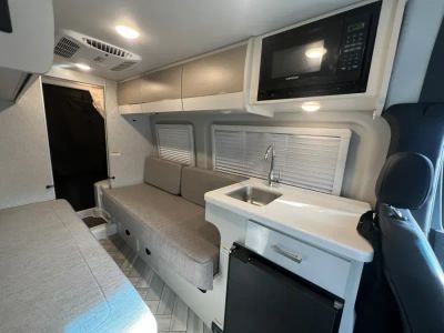 2025 Thor Motor Coach SANCTUARY - Photo 7