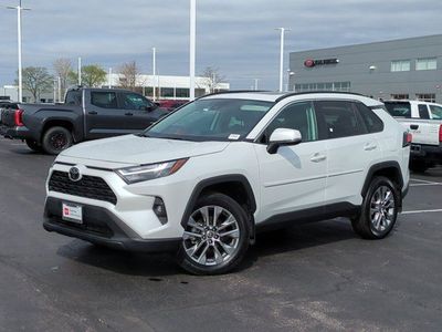 2025 Toyota RAV4 - Photo 2