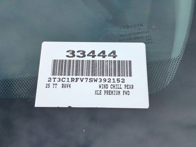 2025 Toyota RAV4 - Photo 17