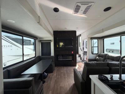 2026 Grand Design Influence - Photo 11