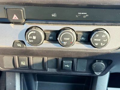 2020 Toyota Tacoma 2WD — photo 30 view