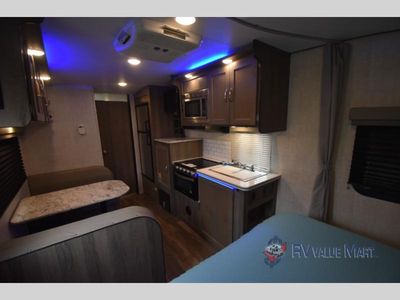 2023 Gulf Stream RV Vista Cruiser — photo 17 view