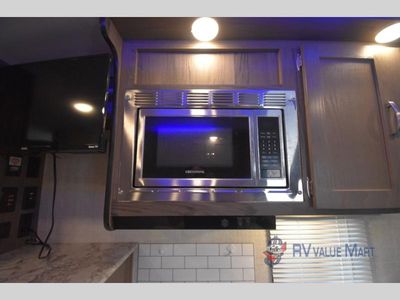 2023 Gulf Stream RV Vista Cruiser — photo 10 view