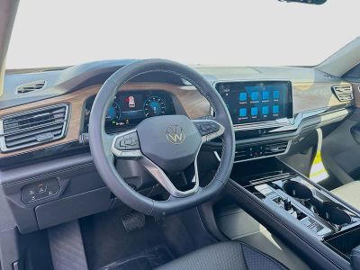2026 Volkswagen Atlas — photo 9 view