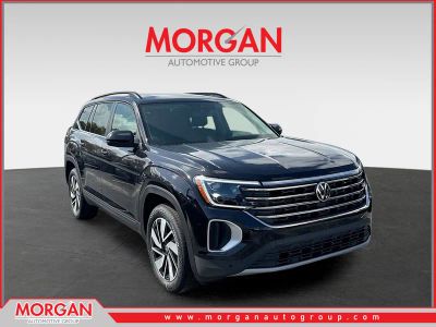 2026 Volkswagen Atlas 2.0T SE w/Technology in Black — front three-quarter view