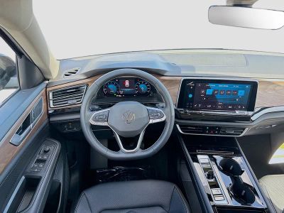 2026 Volkswagen Atlas — photo 17 view