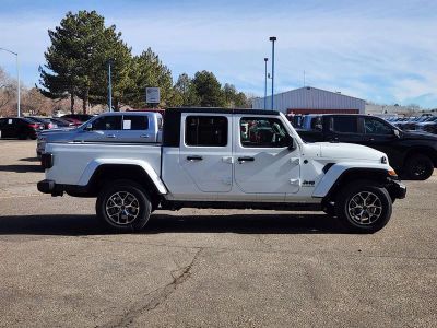 2026 Jeep Gladiator — side profile view