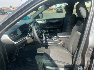 2025 Jeep Grand Cherokee L — photo 9 view