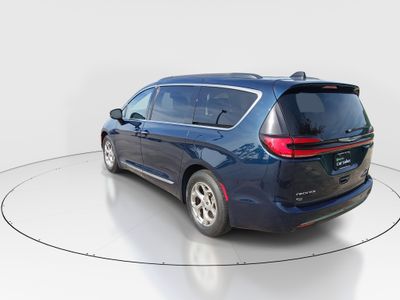 2023 Chrysler Pacifica — detail view