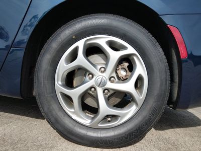 2023 Chrysler Pacifica — photo 10 view