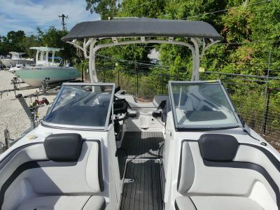 2017 Yamaha Boats 242 Limited S — photo 16 view