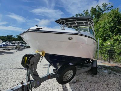 2017 Yamaha Boats 242 Limited S — rear three-quarter view