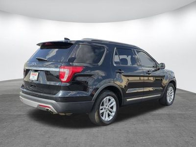 2017 Ford Explorer - Photo 4
