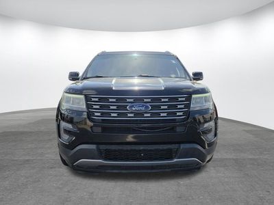 2017 Ford Explorer - Photo 2