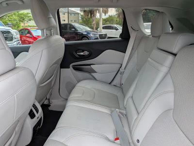2019 Jeep Cherokee — photo 14 view