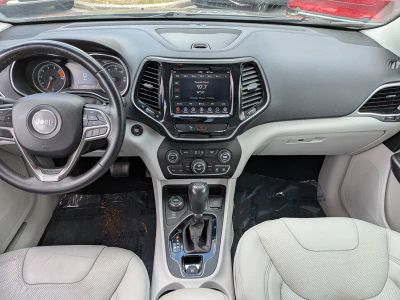 2019 Jeep Cherokee — photo 16 view