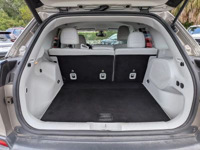 2019 Jeep Cherokee — photo 13 view