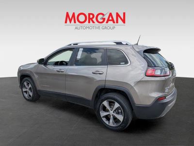 2019 Jeep Cherokee — engine compartment view