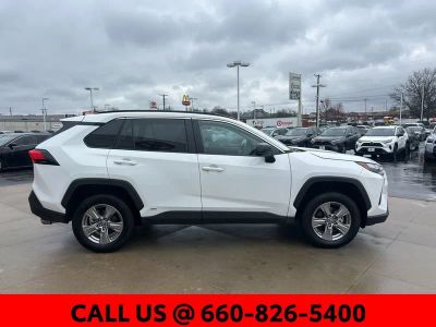 2025 Toyota RAV4 Hybrid - Photo 4