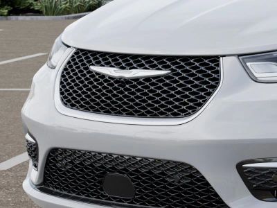 2026 Chrysler Pacifica — photo 11 view