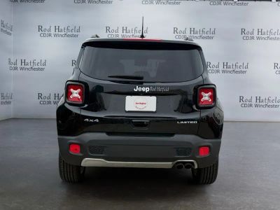 2018 Jeep Renegade — interior view
