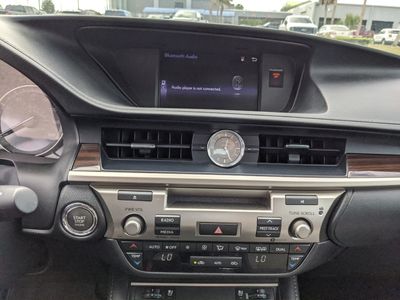 2017 Lexus ES - Photo 20