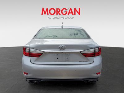2017 Lexus ES - Photo 6
