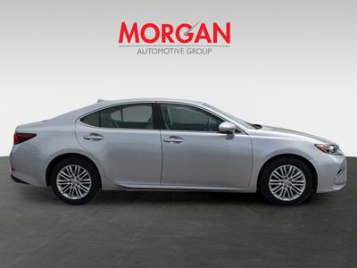 2017 Lexus ES - Photo 8