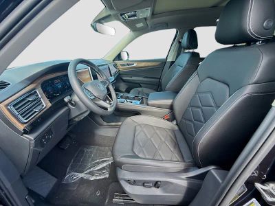2026 Volkswagen Atlas — photo 16 view