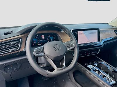 2026 Volkswagen Atlas — photo 9 view