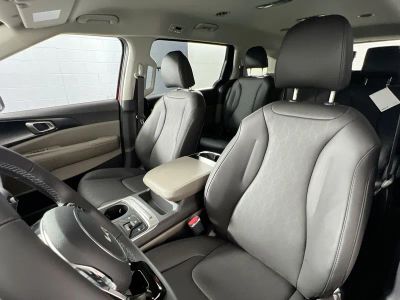 2026 Kia Carnival — photo 14 view